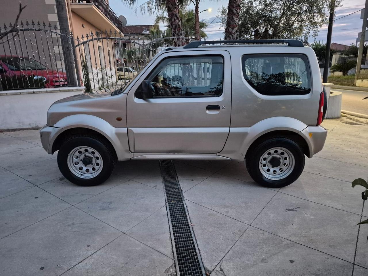 Suzuki Jimny 1.3i 16V cat 4WD JLX