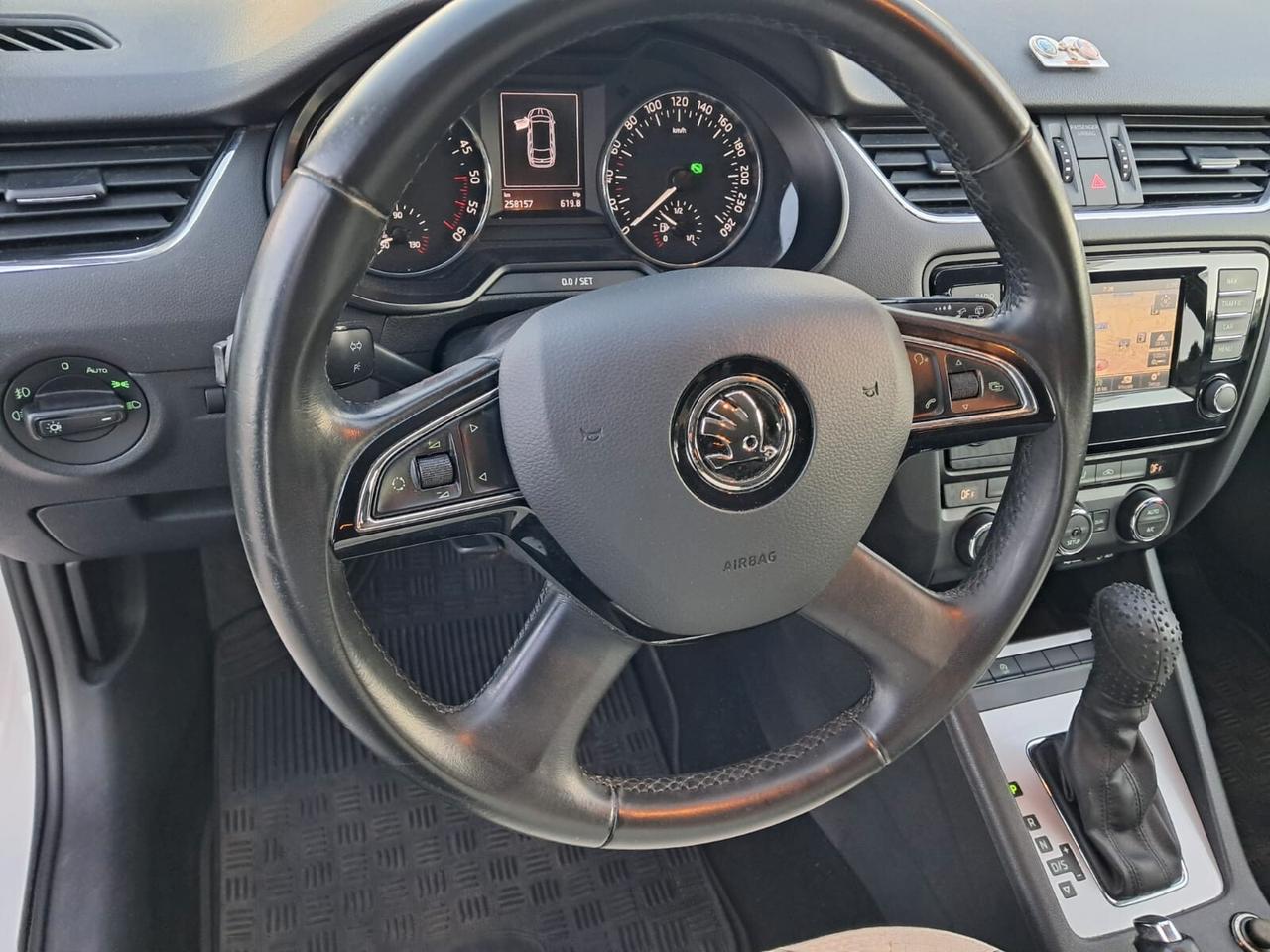 Skoda Octavia 1.6 TDI CR 105 CV DSG Wagon Elegance