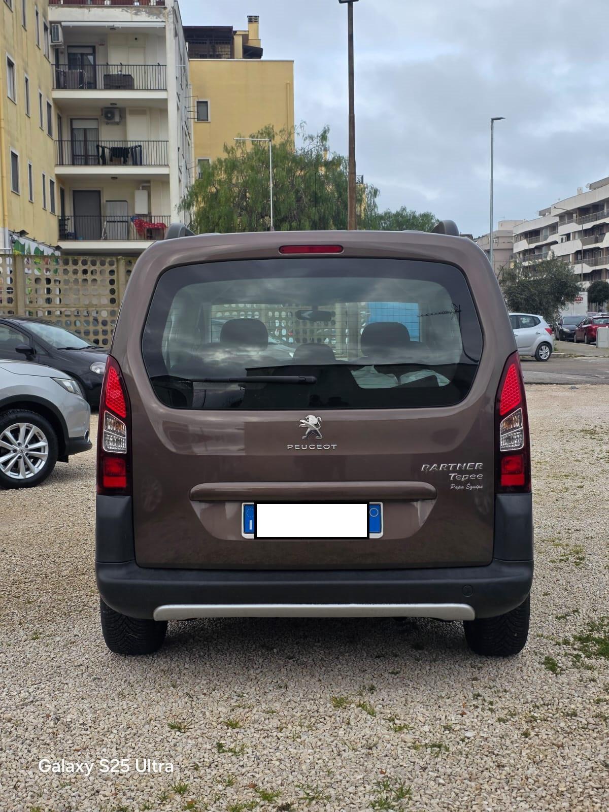 Peugeot Partner Tepee 1.6 HDi 92CV Outdoor 2015