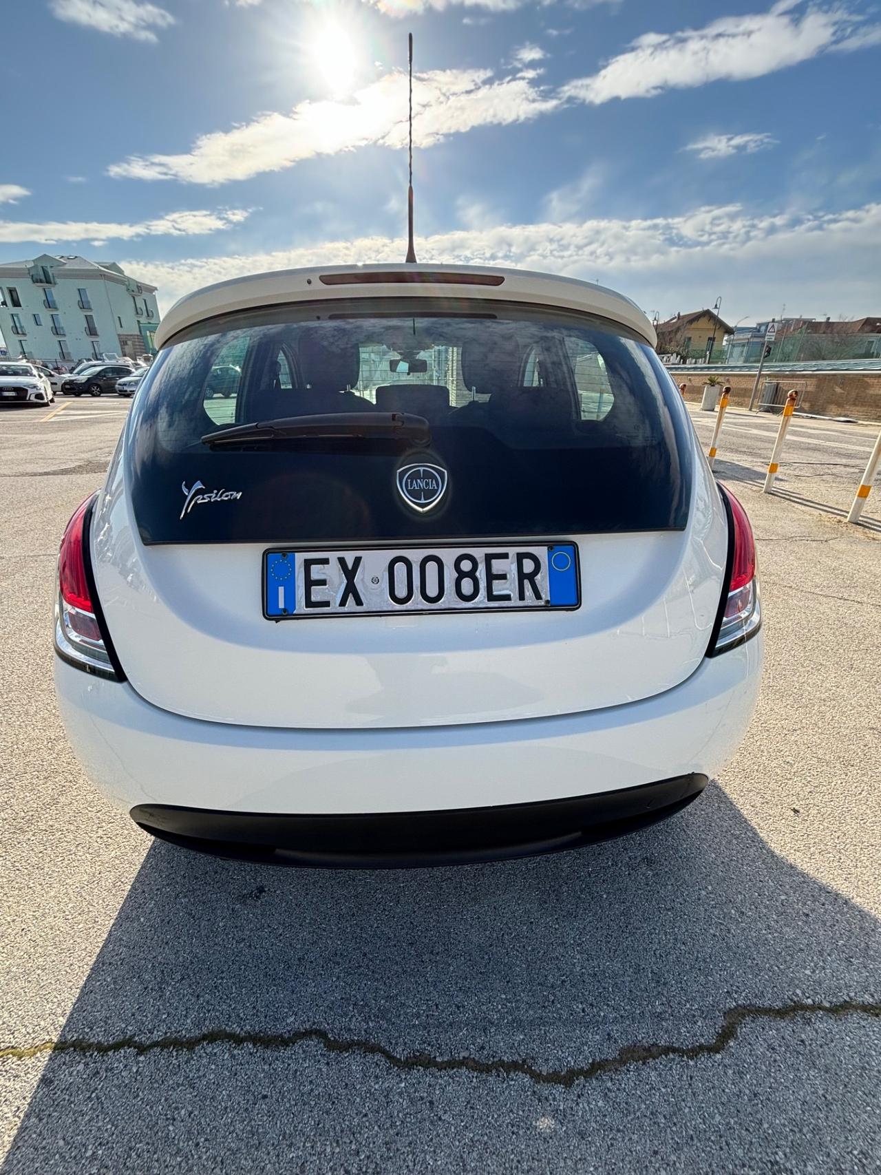 Lancia Ypsilon 1.3 MJT 16V 95 CV 5 porte S&S Silver