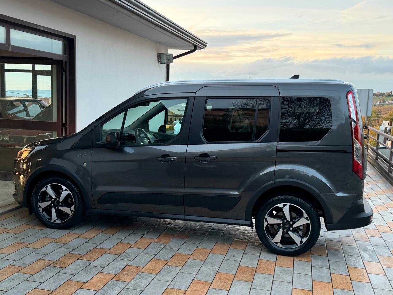 Ford Tourneo Connect 1.5 TDCI 120 cv. ACTIVE (Nav)