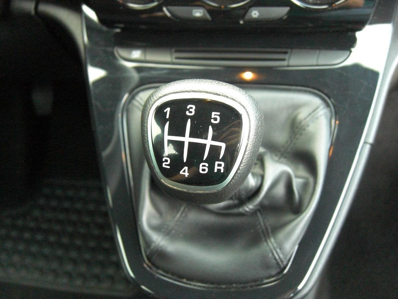 Lancia Ypsilon 1.0 FireFly 5 porte S&S Hybrid Platino