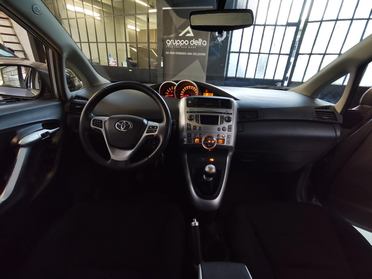 Toyota Verso 2.0 D Style 7 POSTI EURO 5 GARANZIA 12 MESI