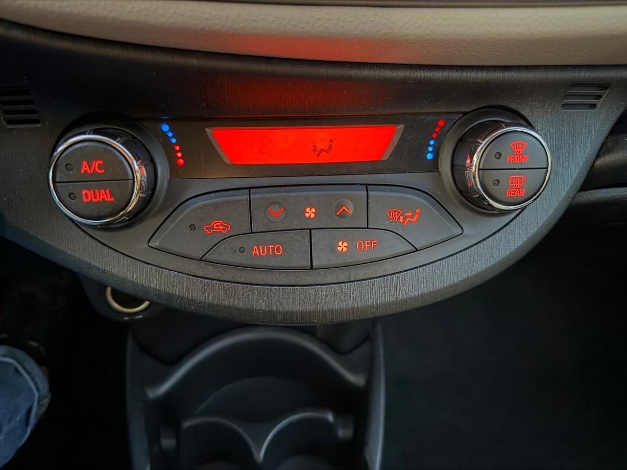 Toyota Yaris 1.4 D-4D 5 porte Lounge