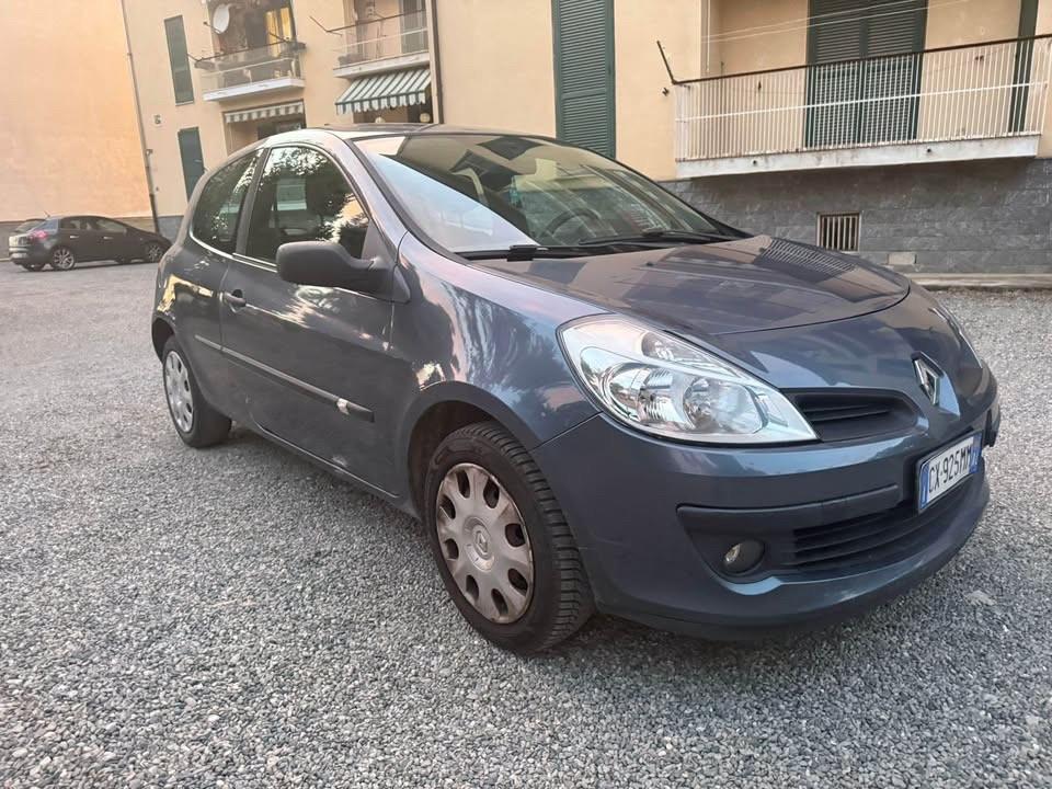 RENAULT CLIO 1.2 BENZ NEOPATENTATI