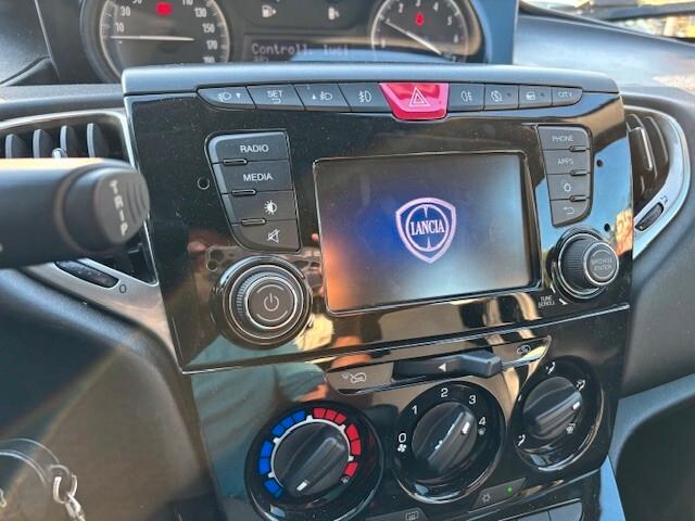 Lancia Ypsilon Neopatentato Anche permuta