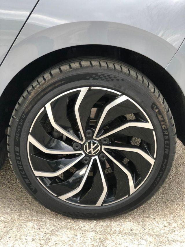 VOLKSWAGEN Golf 1.5 eTSI DSG Executive TETTO PANORAMICO VIRTUAL