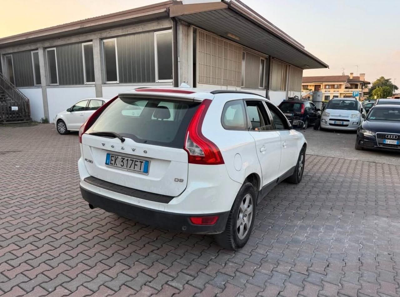 Volvo XC 60 XC60 D5 AWD Geartronic Kinetic