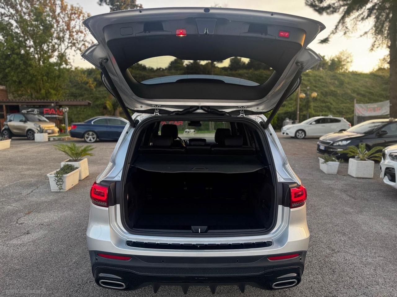 MERCEDES-BENZ GLB 200 d Automatic Premium