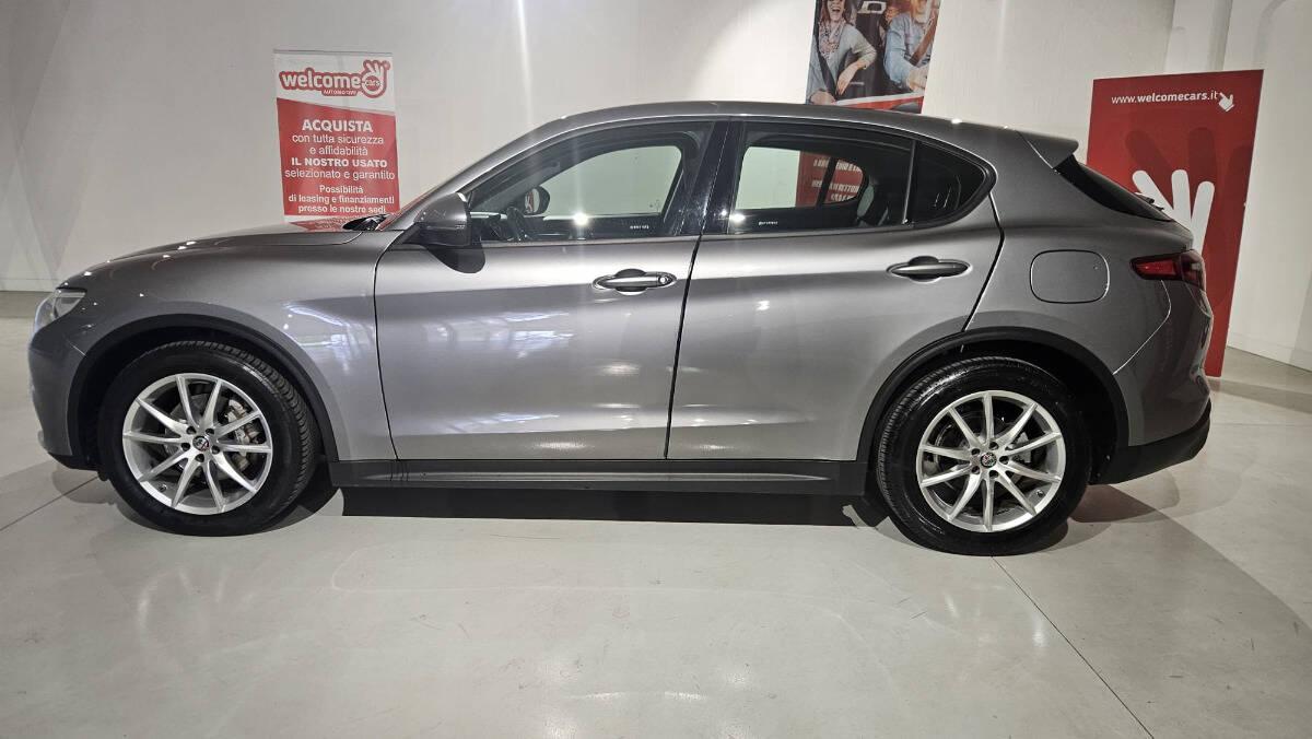 Alfa Romeo Stelvio 2.2 t Business rwd 160cv auto my19