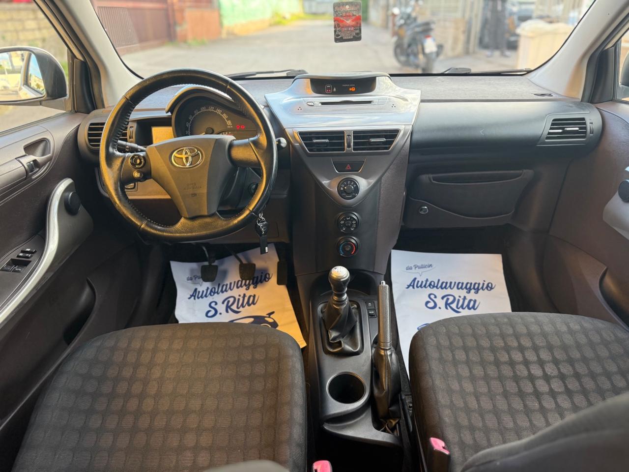 Toyota iQ 1.0 Sol