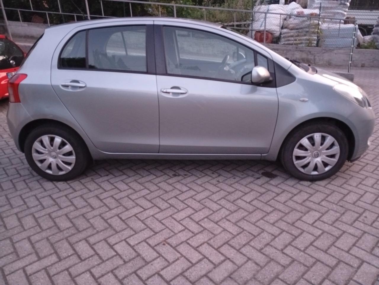 Toyota Yaris 1.0 5 porte AUTOMATICA