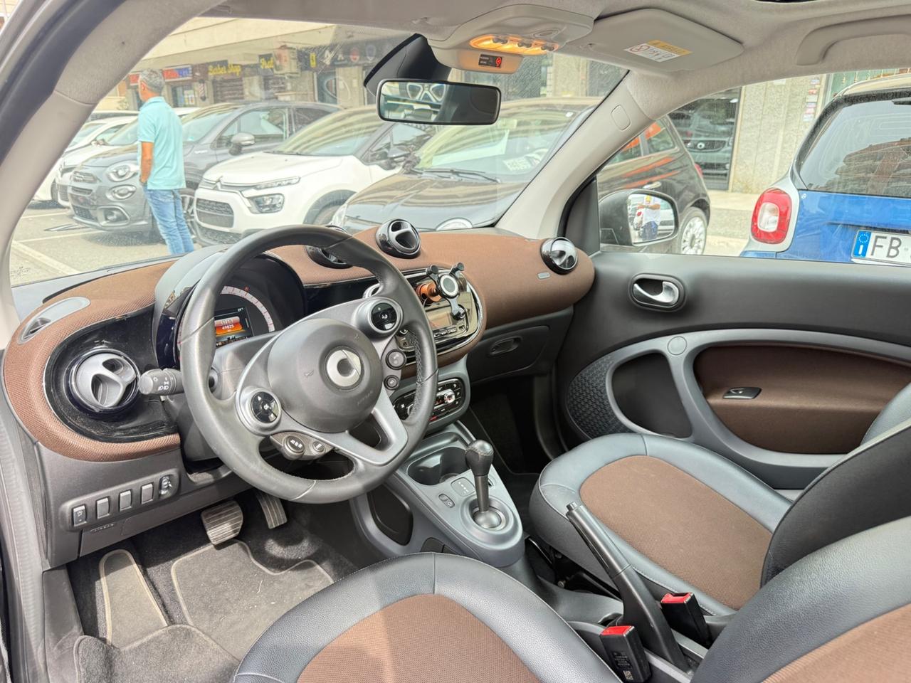 Smart ForTwo 70 1.0 twinamic Perfect pelle PDC panorama sedili riscaldati cerchi 16 bluetooth