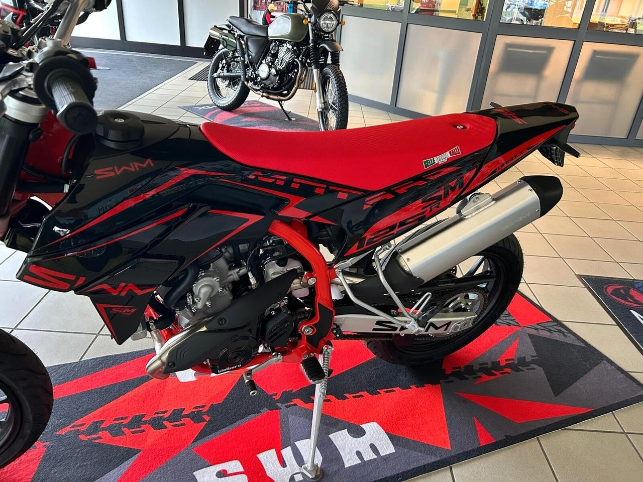 motard SM125 r 4tempi modello 2026 PREZZO PROMO FINO AL 30-04-2026