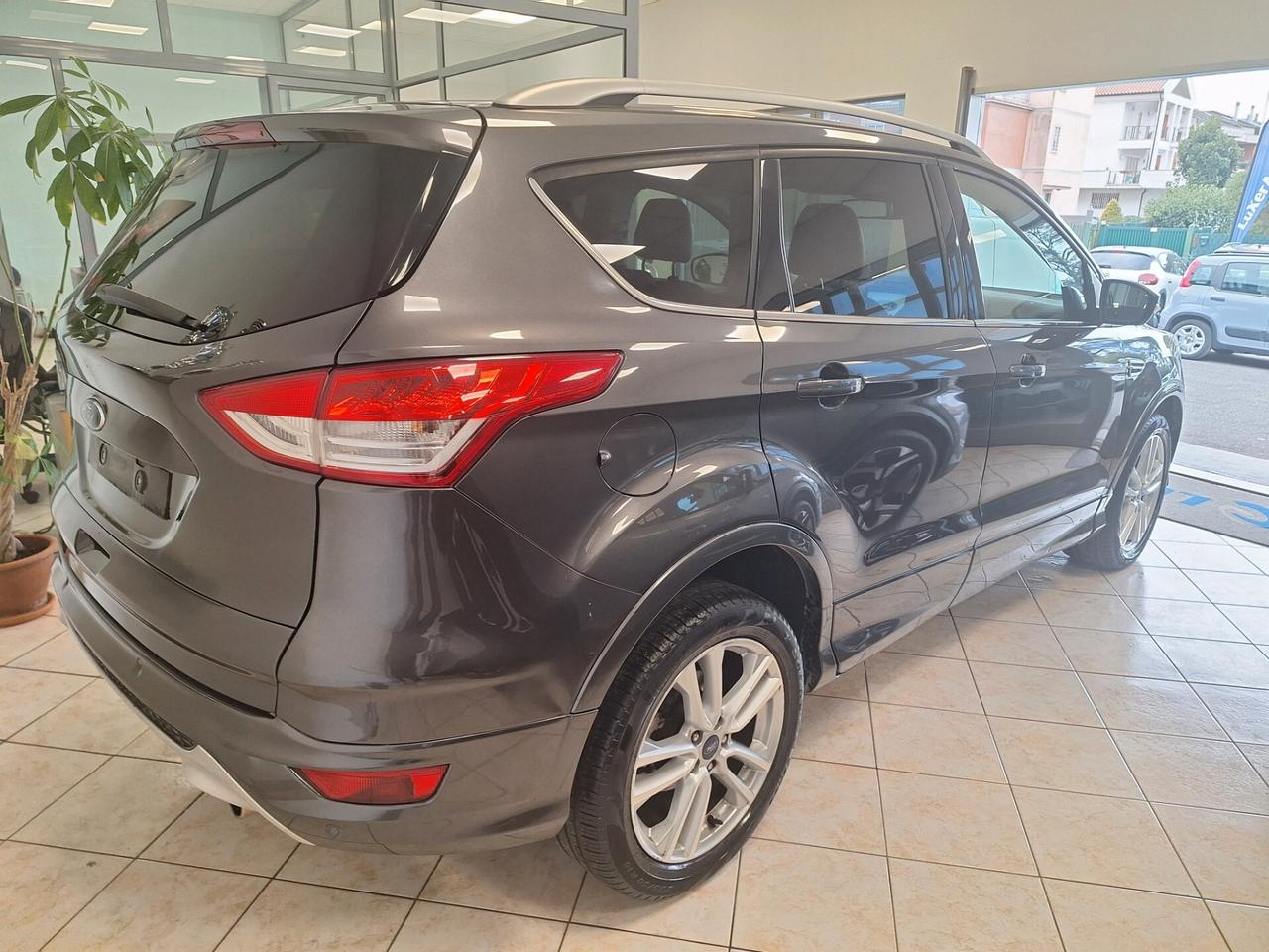 Ford Kuga 2.0 TDCI 150 CV S&S 4WD Powershift Titanium