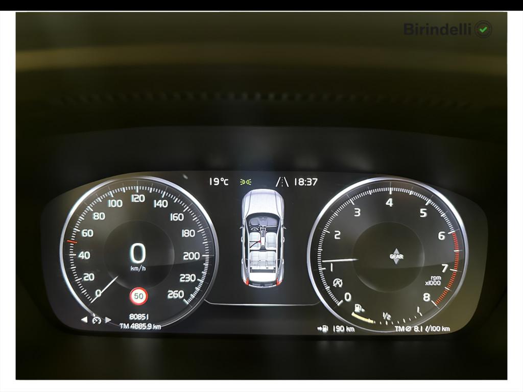 VOLVO XC40 (2017-->) - XC40 T2 Momentum