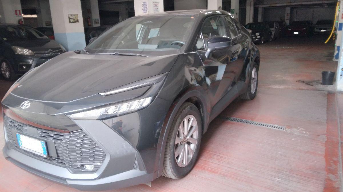 C-HR '2024 1.8 hev Active fwd e-cvt 12700 KM