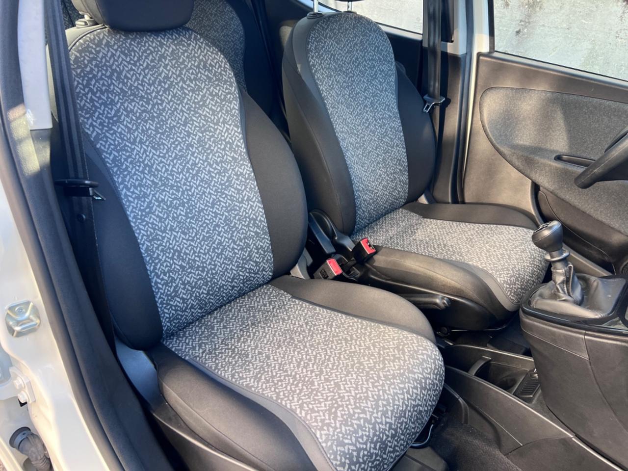 Lancia Ypsilon 1.2 69 CV 5 porte Gold GPL Di Serie