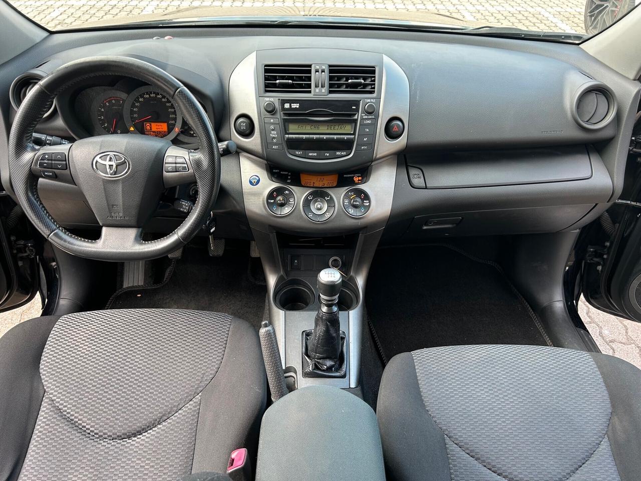 Toyota RAV 4 2.2 d-cat 4WD 177cv GANCIO TRAINO