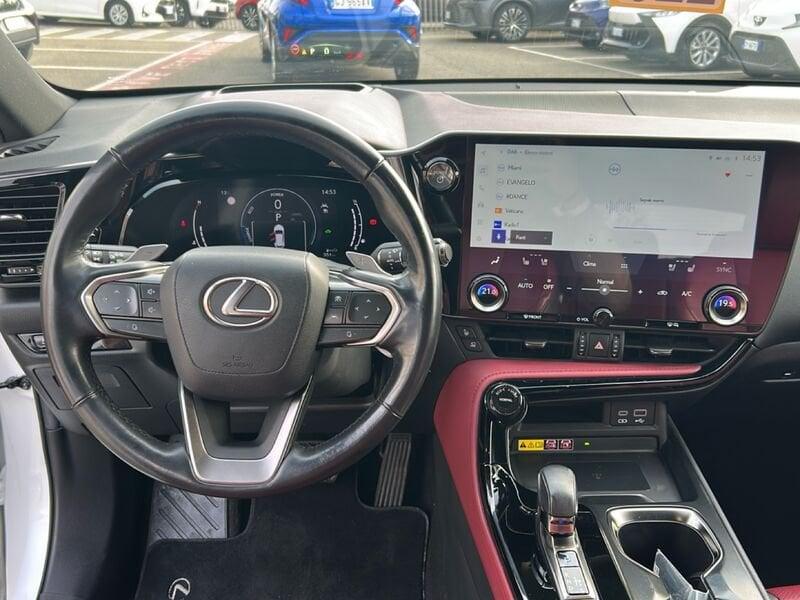 Lexus NX Hybrid Luxury 4WD