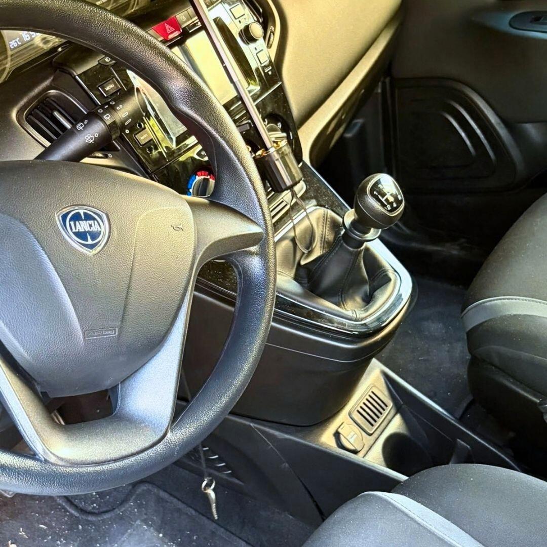 Lancia Ypsilon 1.2 - 69 CV