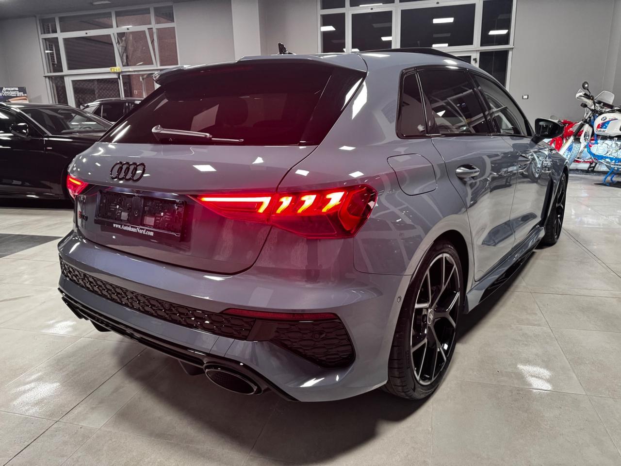 AUDI RS3 PERFORMANCE + CARBOCERAMICA