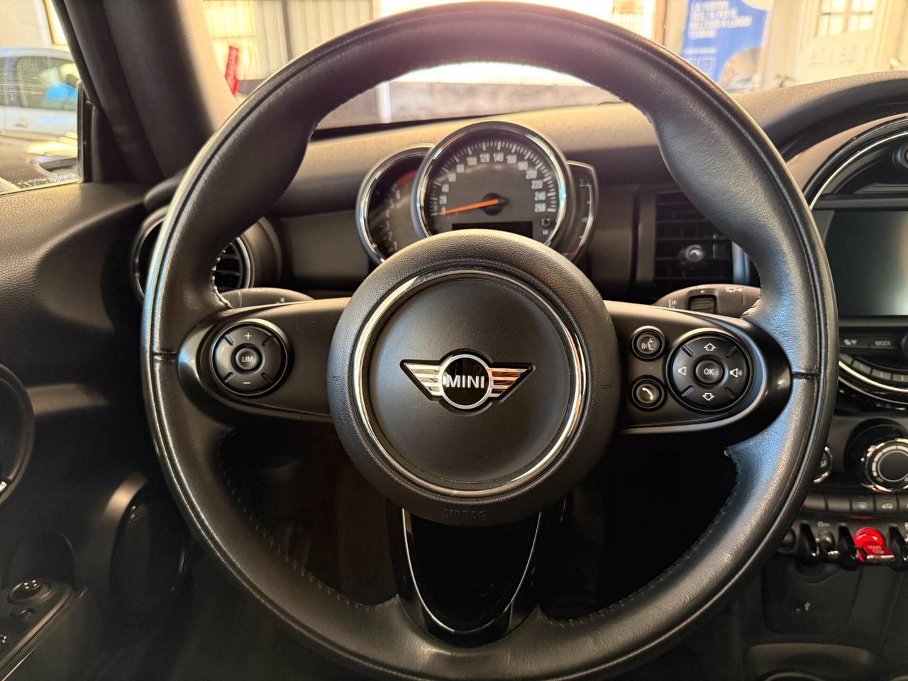 Mini One Cabrio 1.5 - SERVICE MINI