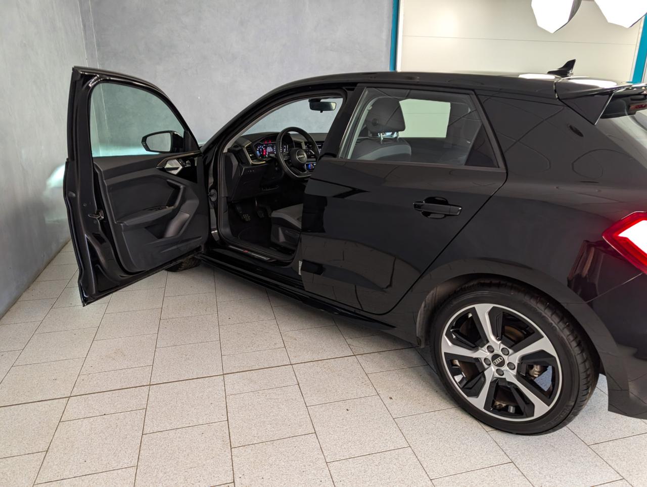 Audi A1 30 TFSI 116cv Adrenalin Black Edition S line