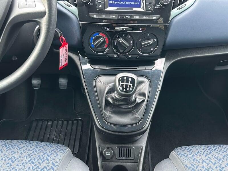 Lancia Ypsilon 1.0 FireFly 70cv Hybrid Platino