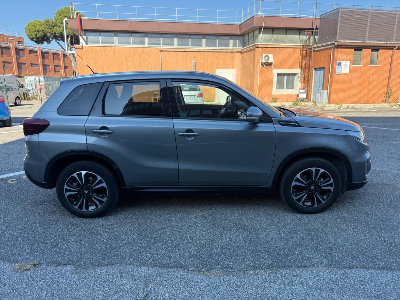 Suzuki Vitara 1.5 140V Hybrid A/T Starview