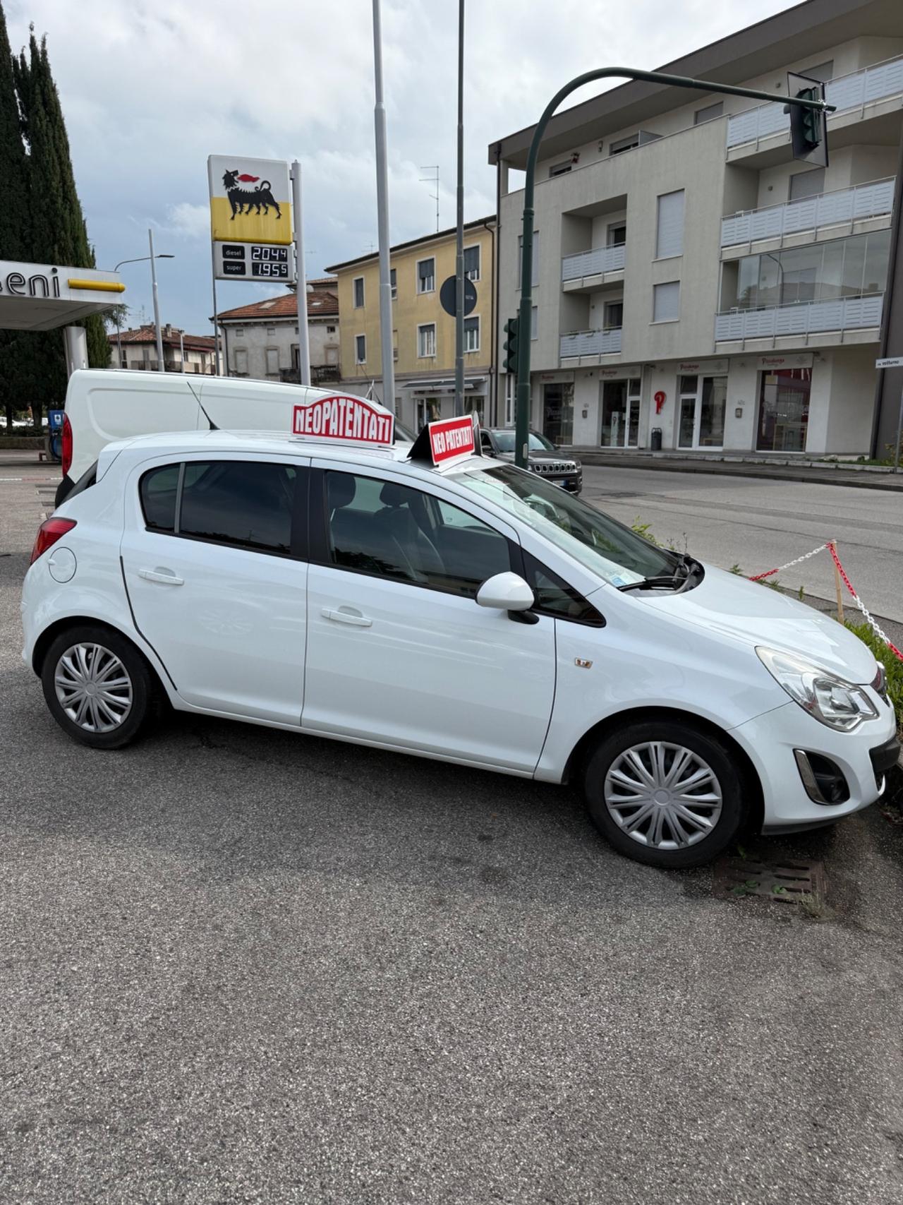 Opel Corsa 1.2 85CV 5 porte GPL-TECH Elective