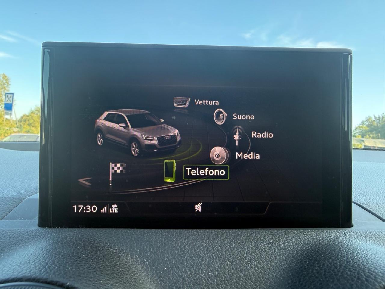 Audi Q2 30 TDI S tronic Identity Black