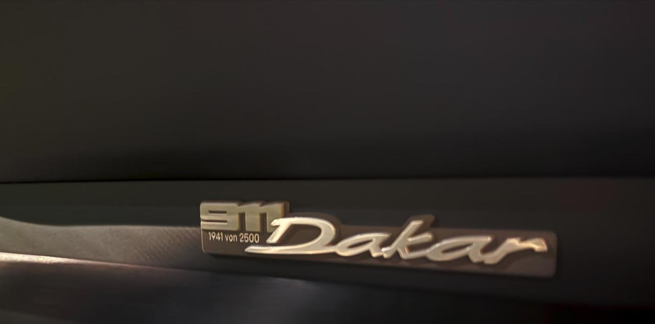 Porsche 911 Coupe 3.0 Dakar auto