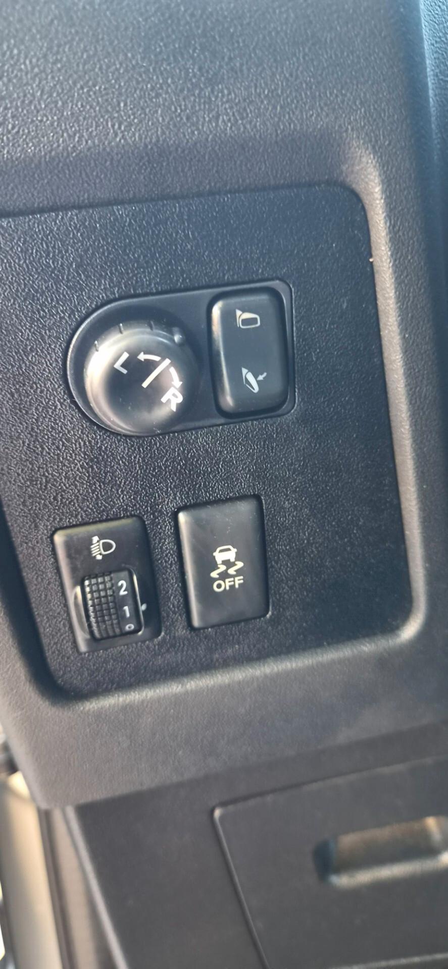 Nissan Qashqai 2.0 dCi DPF n-tec full