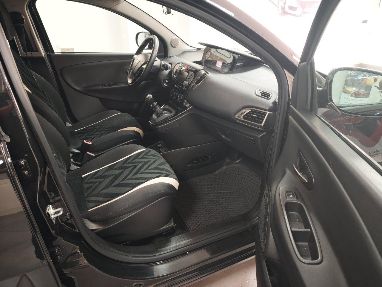 Lancia Ypsilon 5 Porte Ypsilon 1.2 Gold 69cv my16