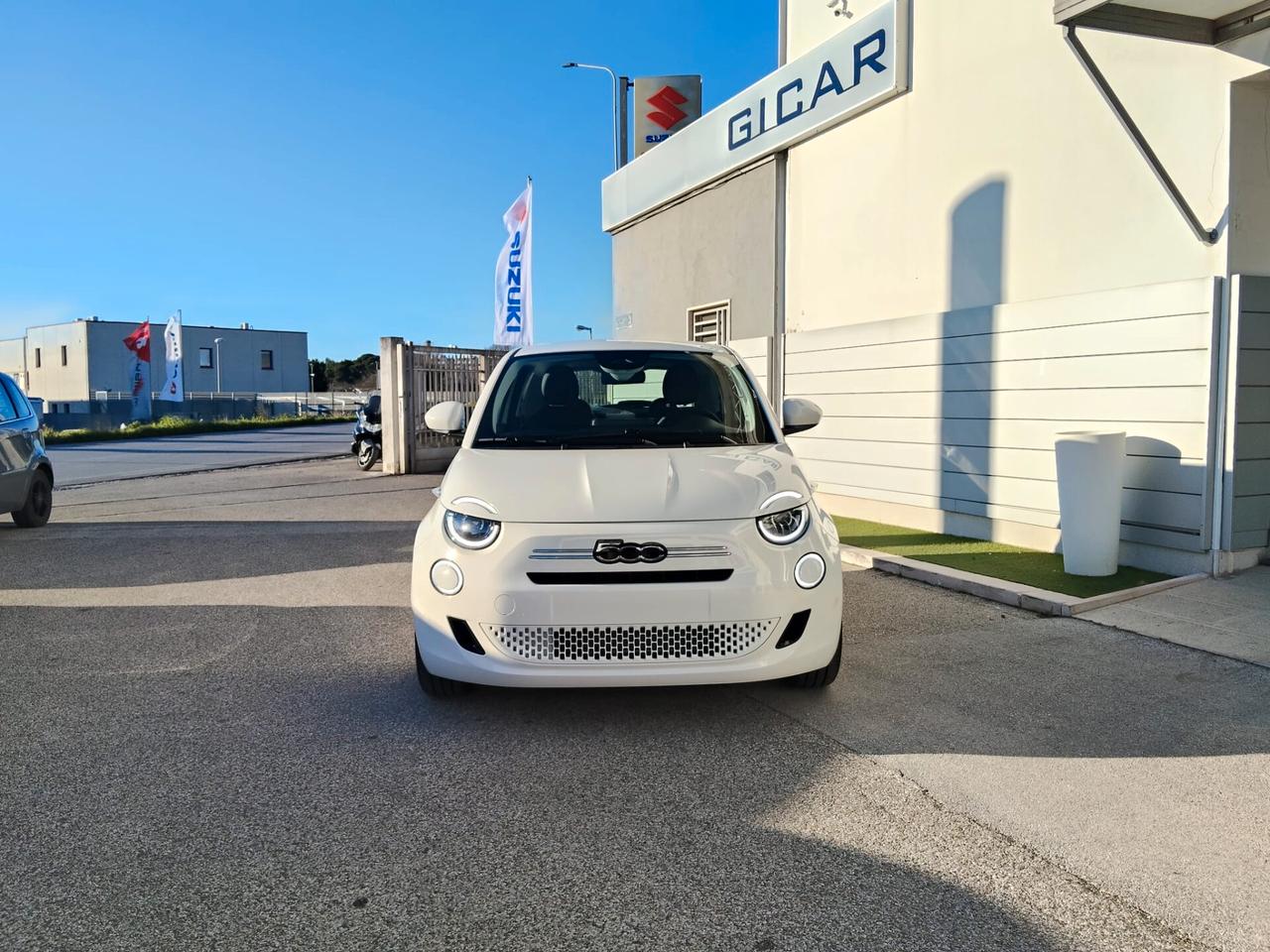 Fiat 500 Berlina Hybrid Pop