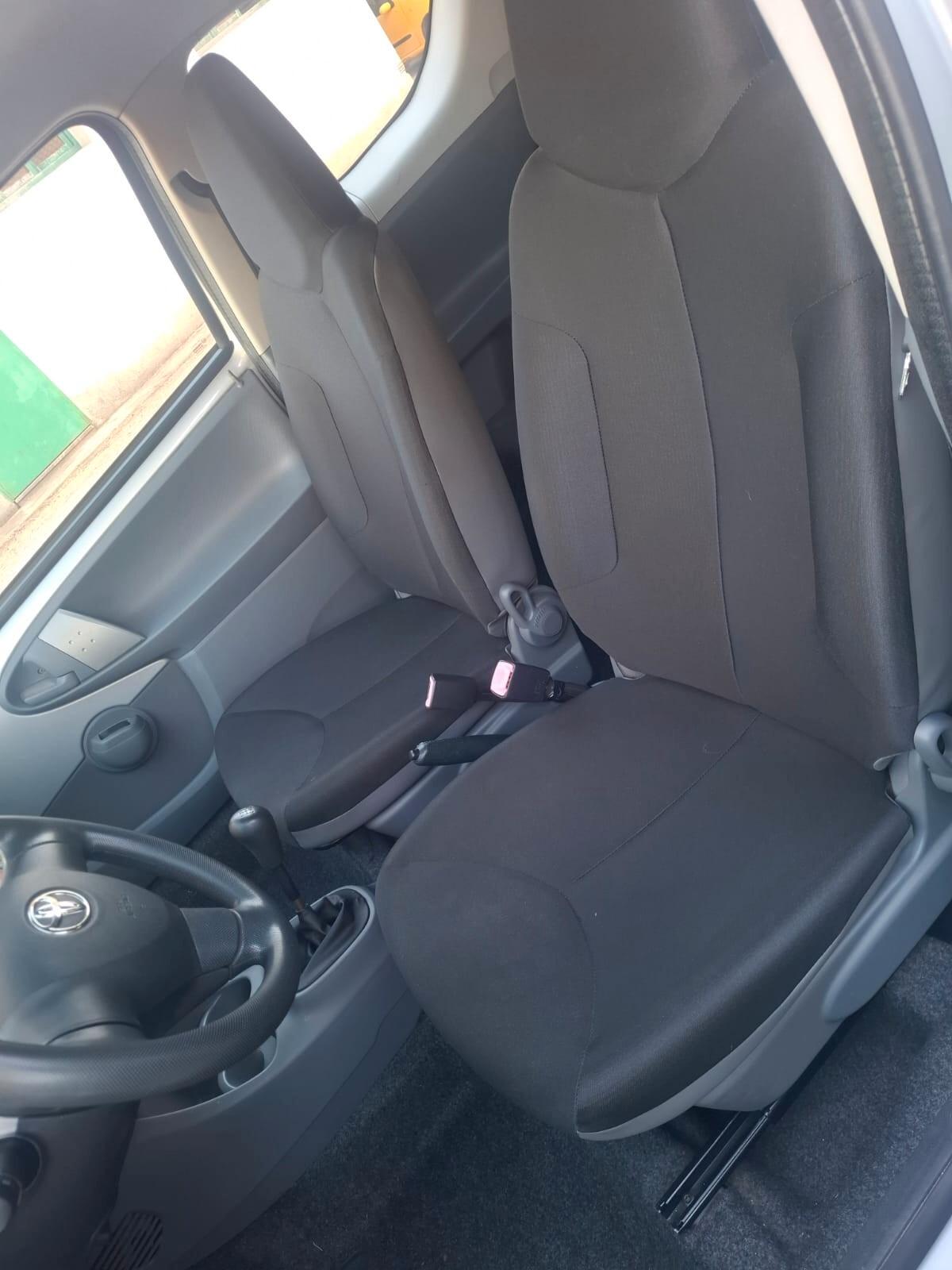 Toyota Aygo 1.0 12V VVT-i 3 porte Sol 68Cv (50Kw)