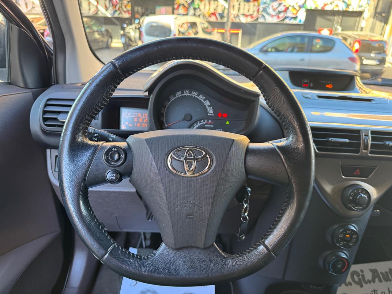 Toyota iQ 1.4 D-4D 90cv Multidrive