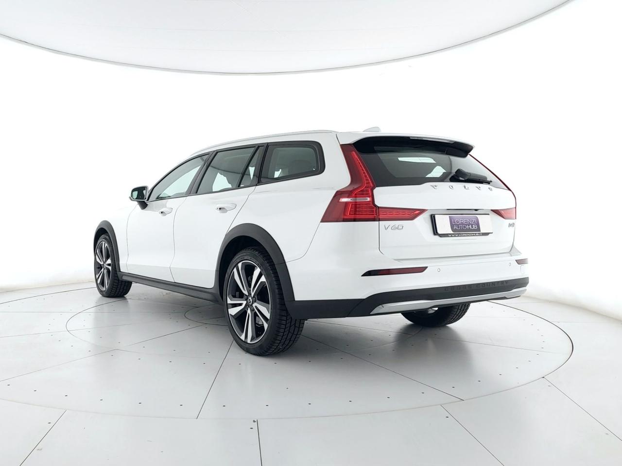 VOLVO V60 Cross Country 2.0 b4 Core awd auto CAMERA+FULL LED