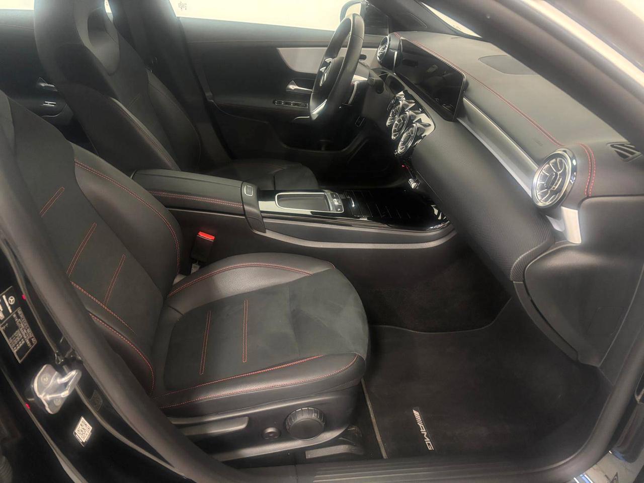 Mercedes-Benz CLA Coupe - C118 2023 - CLA Coupe 200 d AMG Line Advanced Plus auto
