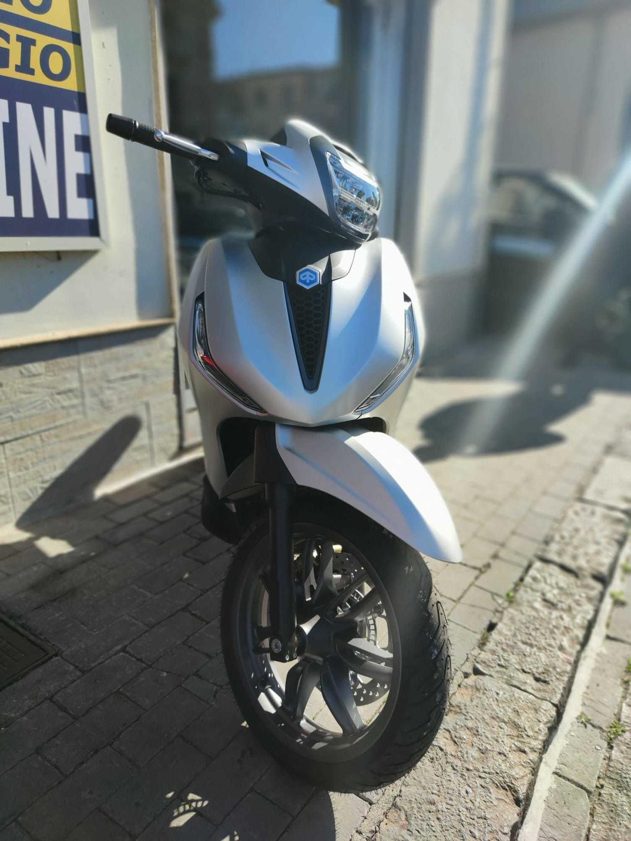 Piaggio Beverly 300 NUOVO 2024