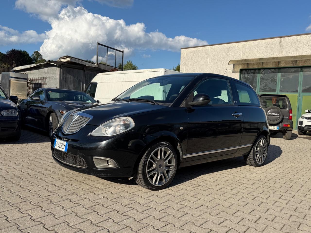 Lancia Ypsilon 1.2 69 CV 5 porte S&S Platinum