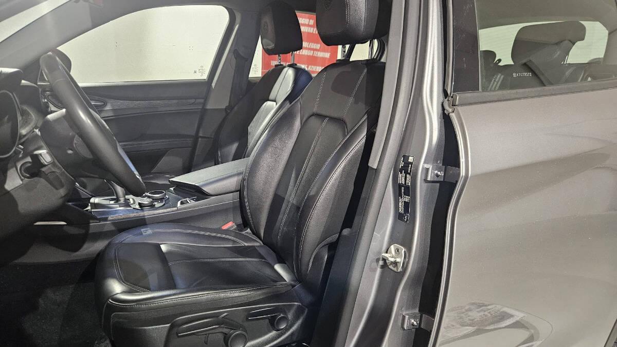 Alfa Romeo Stelvio 2.2 t Business rwd 160cv auto my19