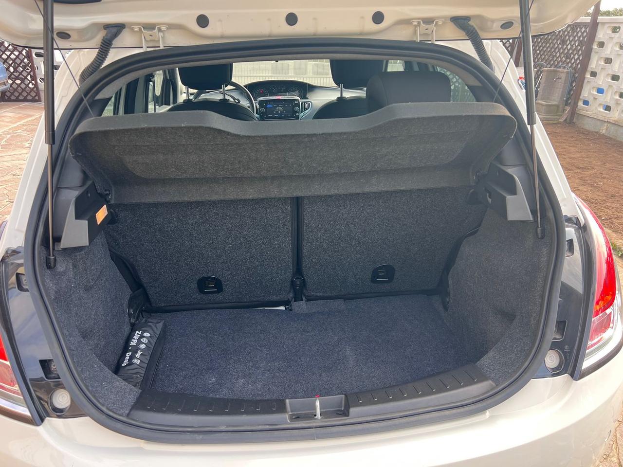 Lancia Ypsilon 1.0 FireFly MHEV #9823