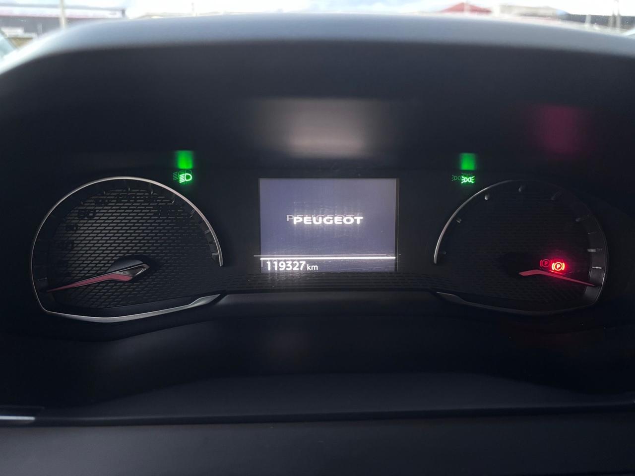 Peugeot 2008 BlueHDi 130 S&S EAT8 Allure