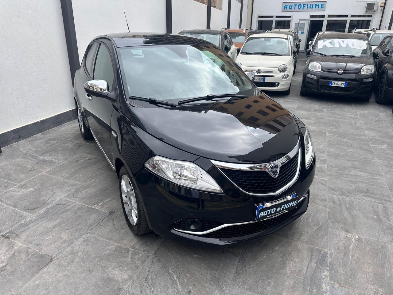 Lancia Ypsilon 1.2 69 CV 5 porte Unyca