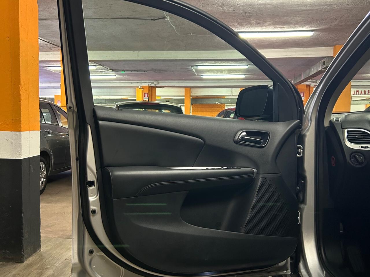 FIAT FREEMONT 2.0 MULTIJET ALLESTIMENTO FULL OPTIONAL LOUNGE CON SOLI 36.013 KM