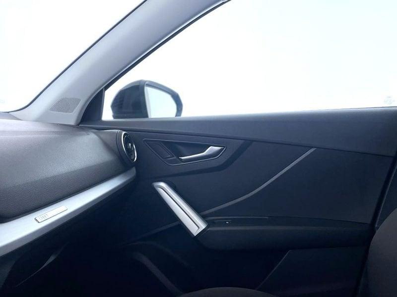 Audi Q2 1.6 30 TDI Identity Black S TRONIC