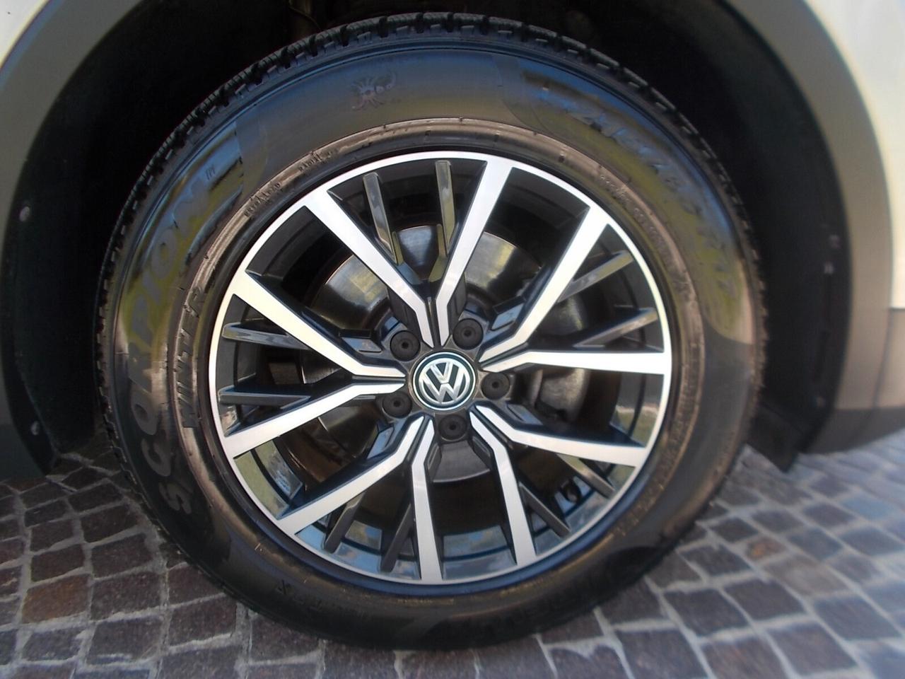 Volkswagen Tiguan 2.0 TDi DSG *FULL OPT* daVETRINA