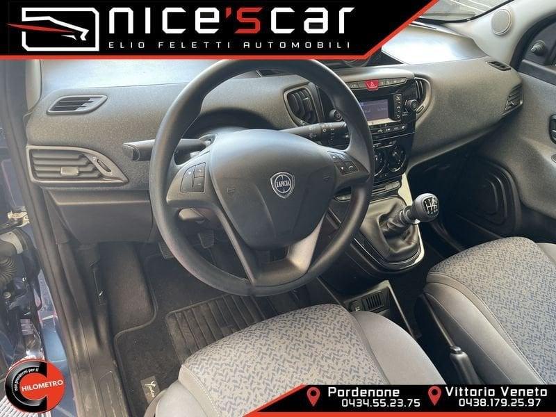 Lancia Ypsilon 1.0 FireFly 5 porte S&S Hybrid Ecochic Silver